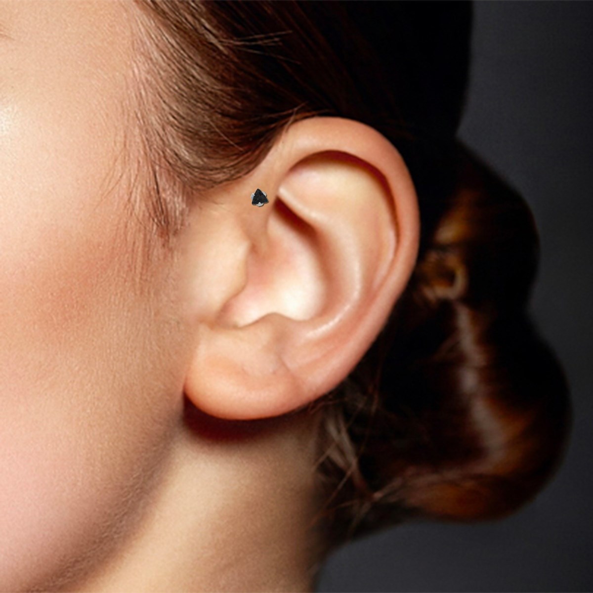 Piercing anti helix or blanc et oxyde de zirconium noir