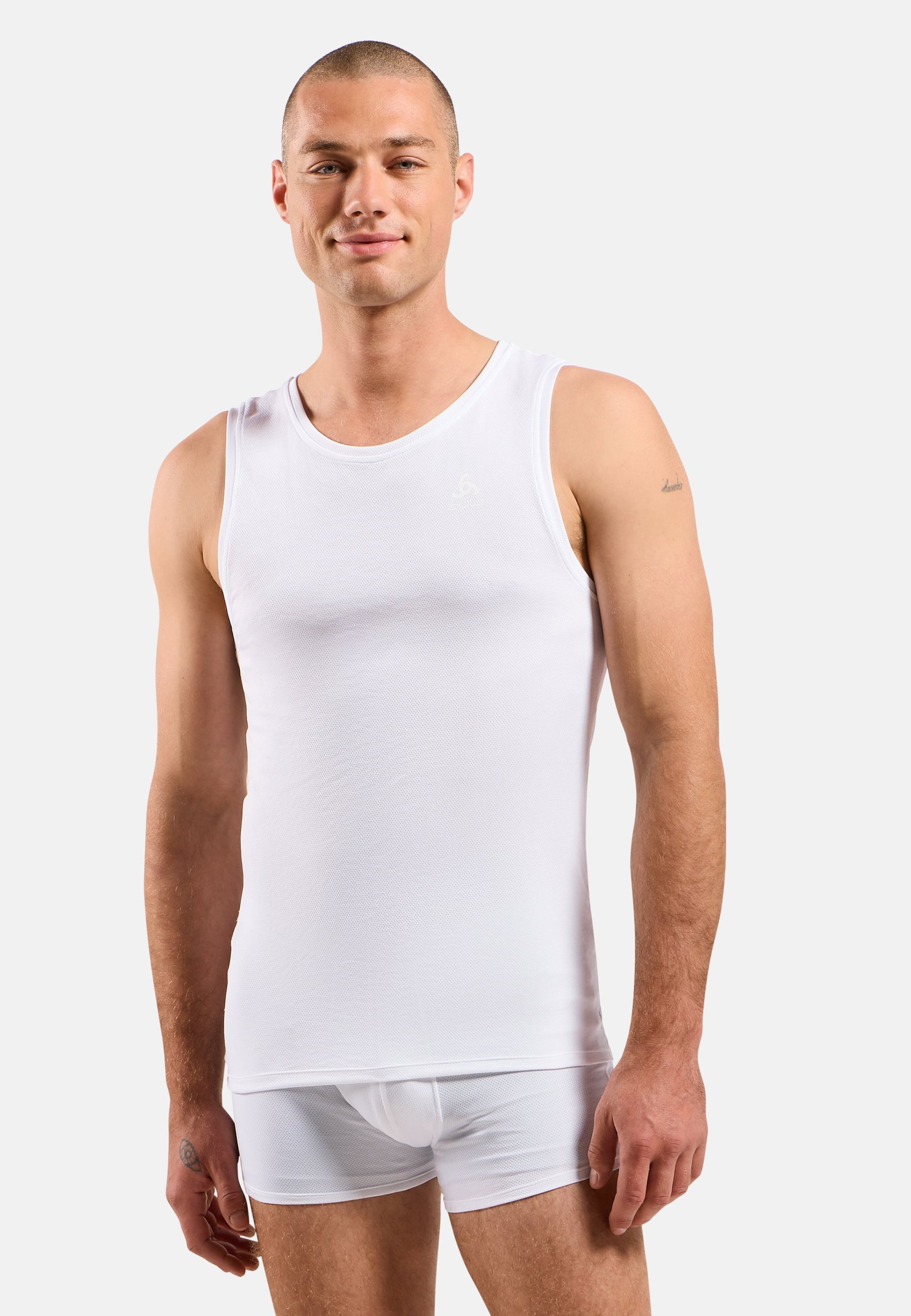 Active F-Dry Light Base Layer Singlet in white