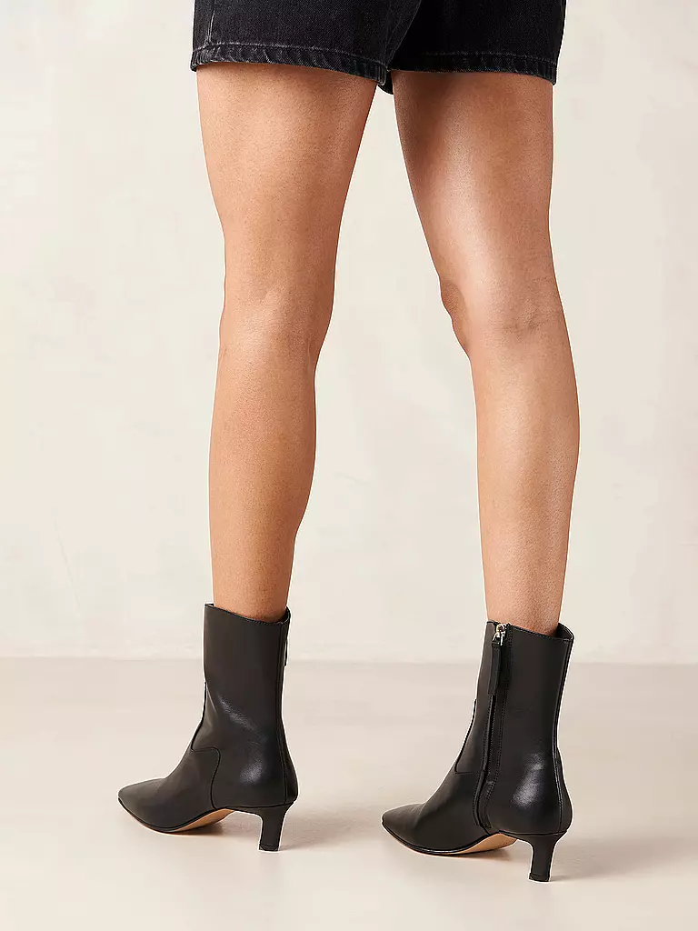 ALOHAS Stiefelette NASH schwarz