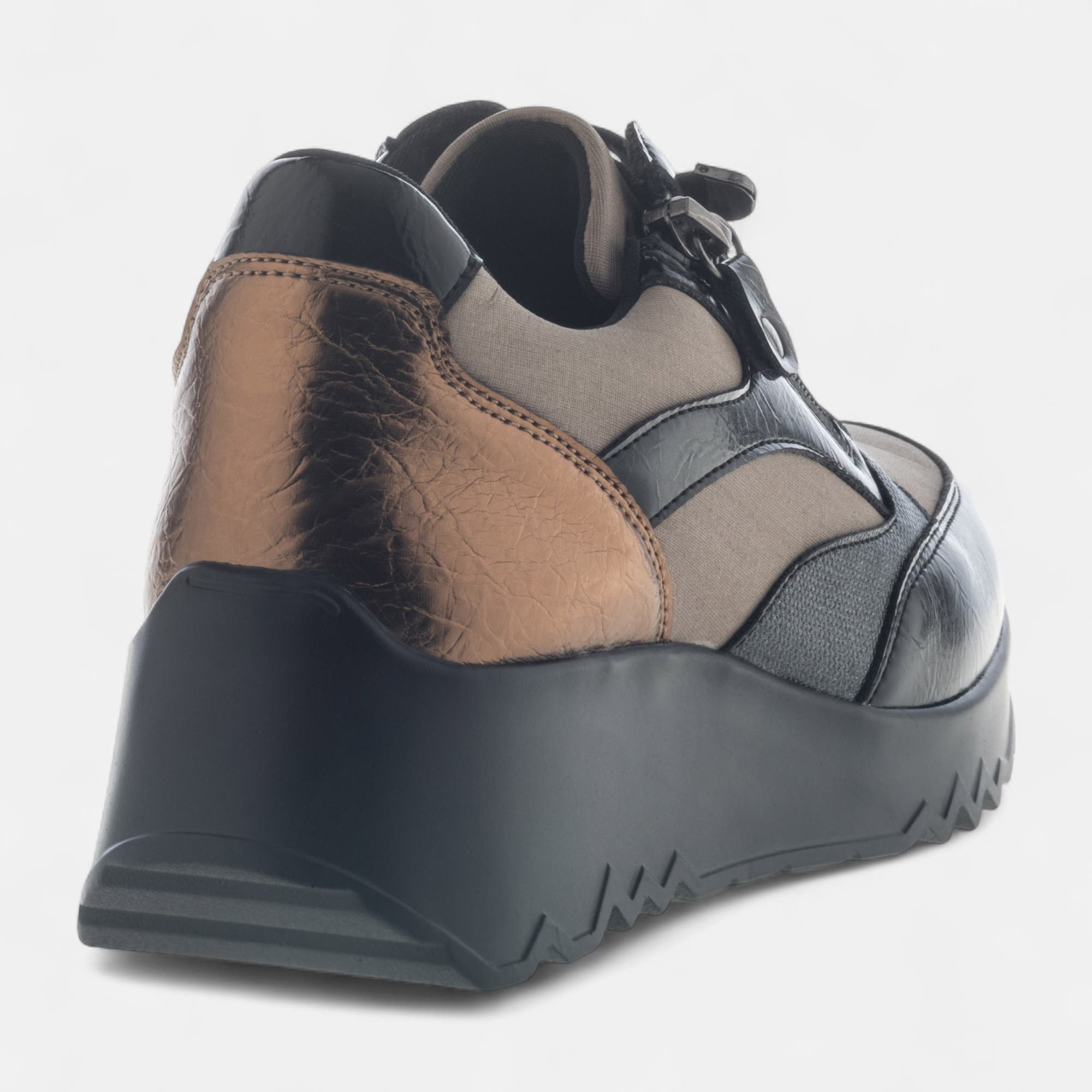 Baskets basses Femme noir vernis