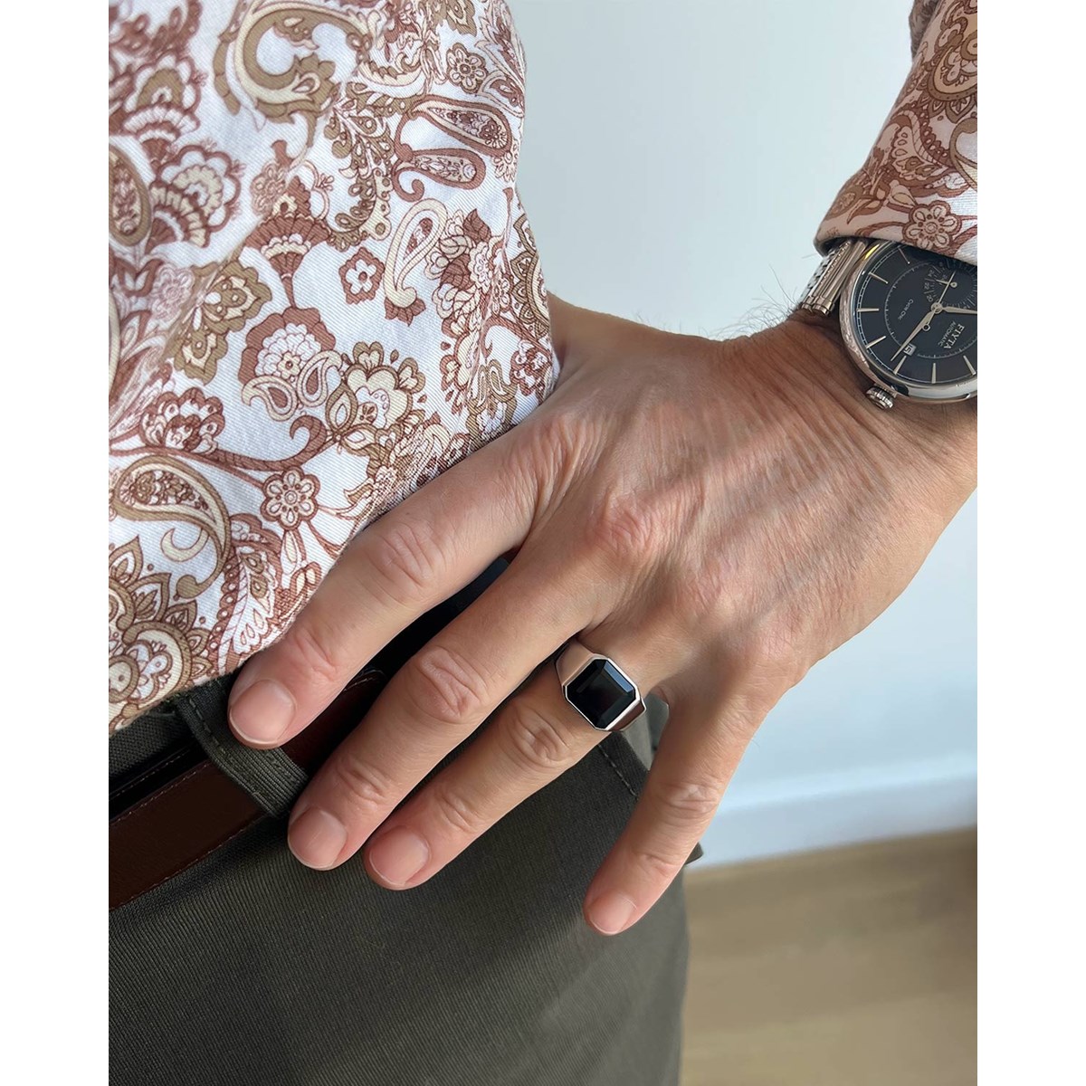 Cadeau Unique : Bague Homme Or Blanc avec Onyx et Diamants 10.08grs - Fête des Pères, Anniversaire & Saint-Valentin | Aden