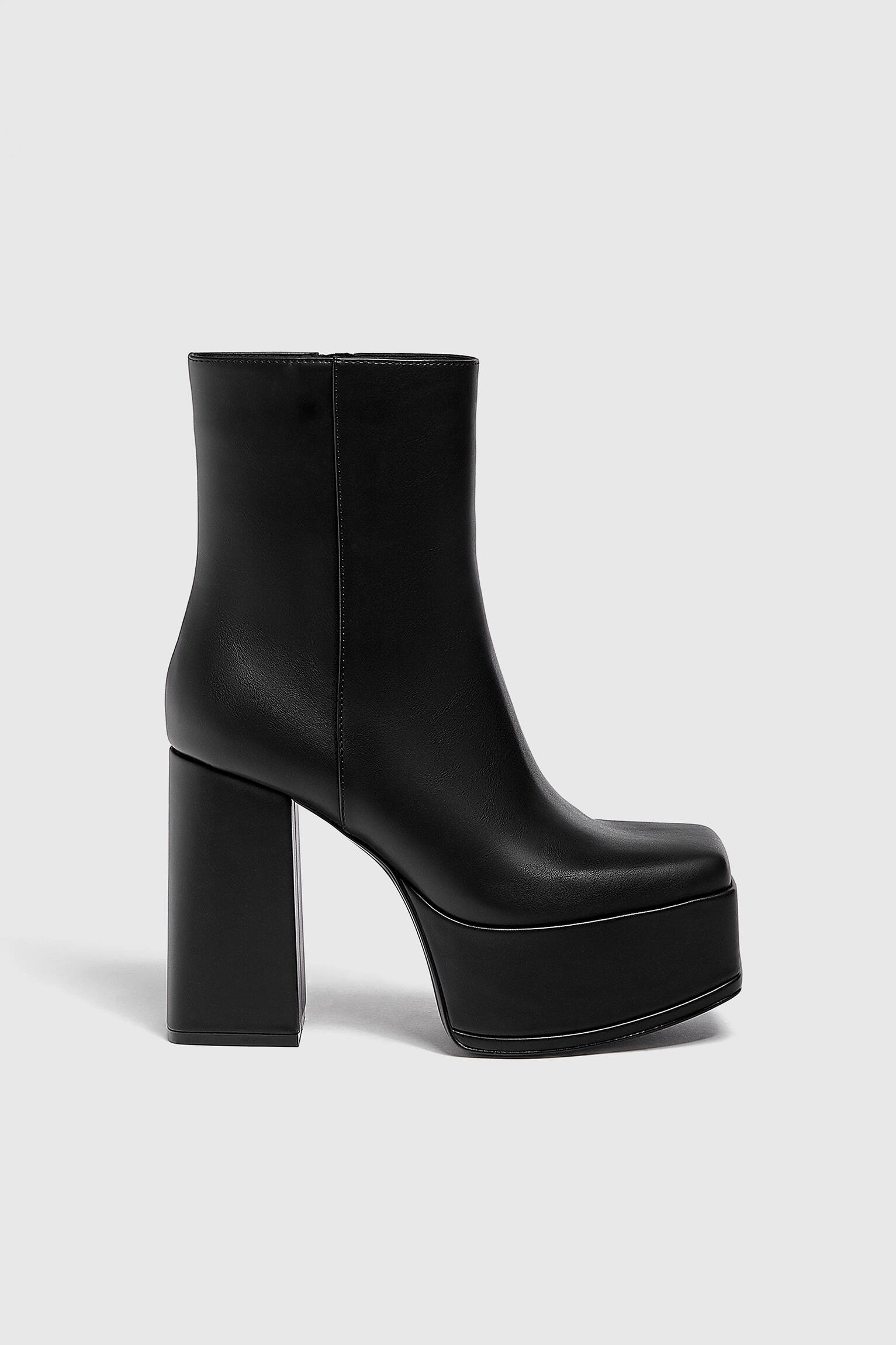 BOTA MAXI DE SALTO PLATAFORMA - PRETA
