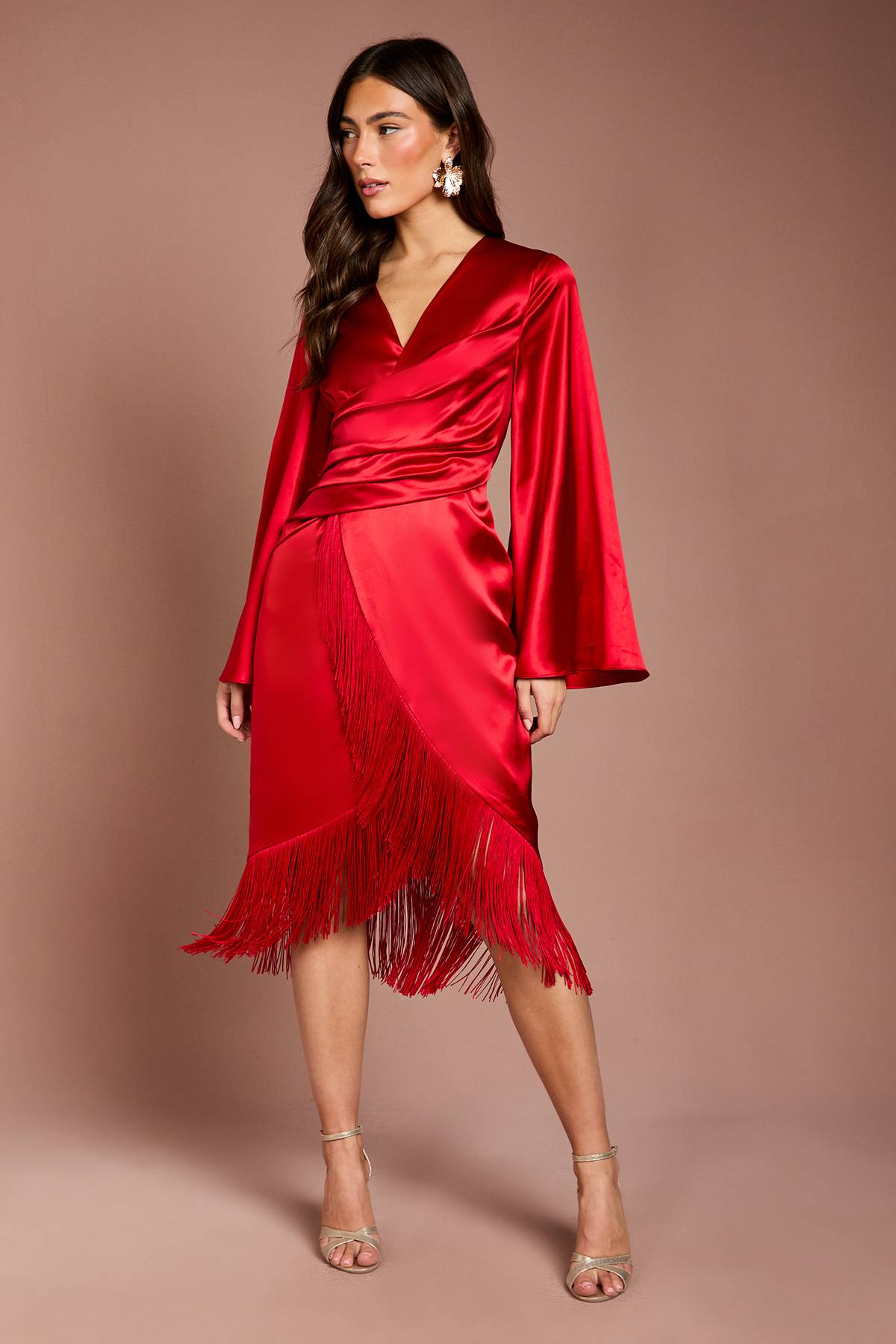 Coast Robe Mi-Longue en Satin à Taille Portefeuille et Ourlet à Franges