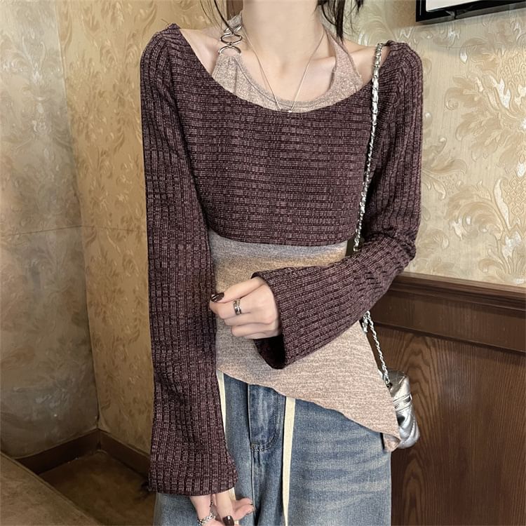Allinya - Set: Uitlopende, geribbelde crop top met mouwen + asymmetrische haltertop