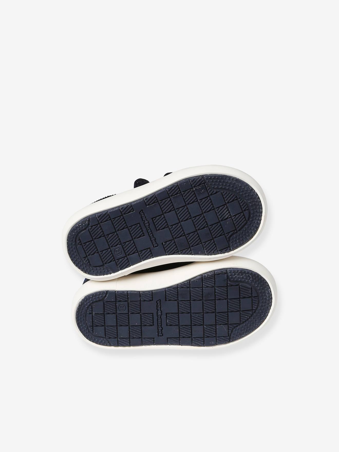 Tênis de lona infantil com fecho de velcro, xadrez cinza.