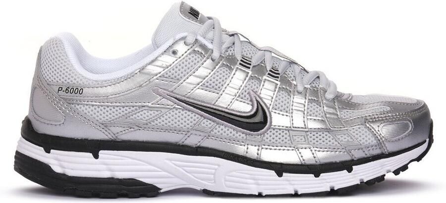 Nike P-6000 White Metallic Silver Pure Platinum Black- Dames White Metallic Silver Pure Platinum Black