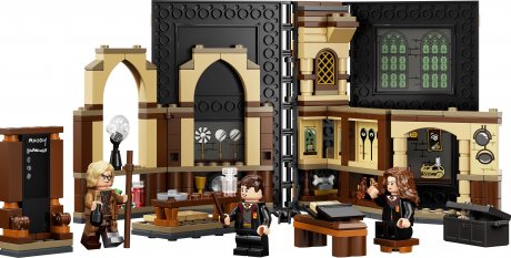LEGO Harry Potter Defence Against The Dark Arts Class Book: 76397