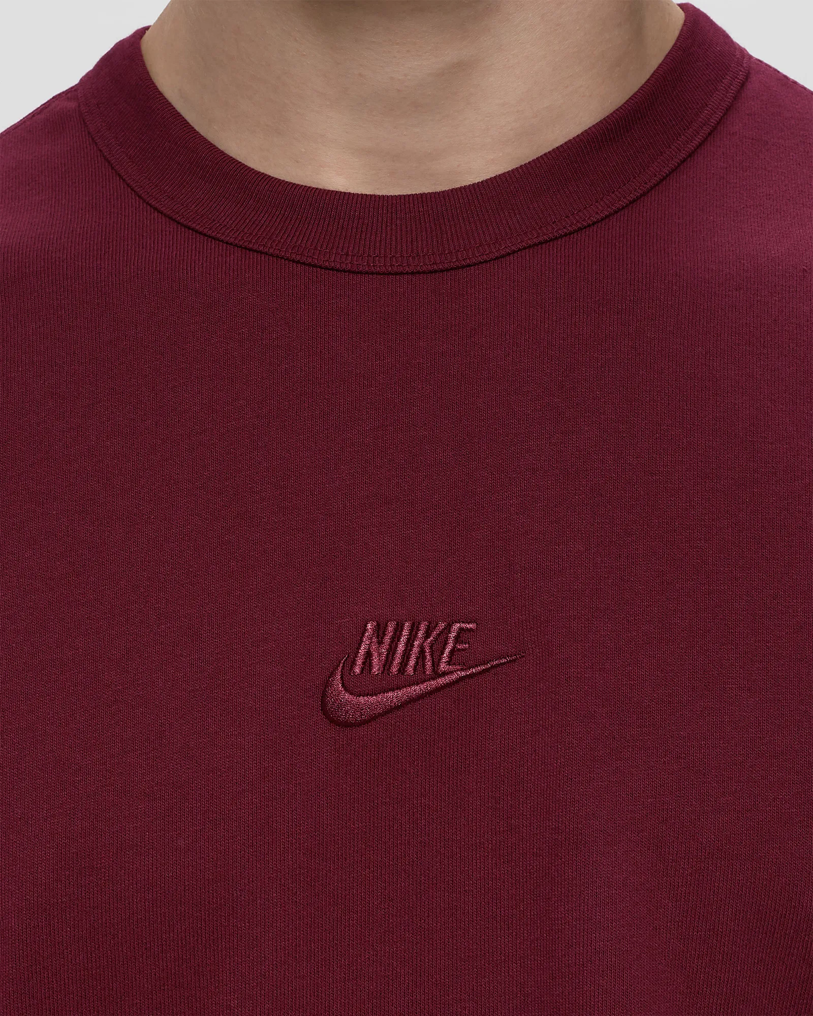 Nike Nike Premium Essentials Longsleeve Tee