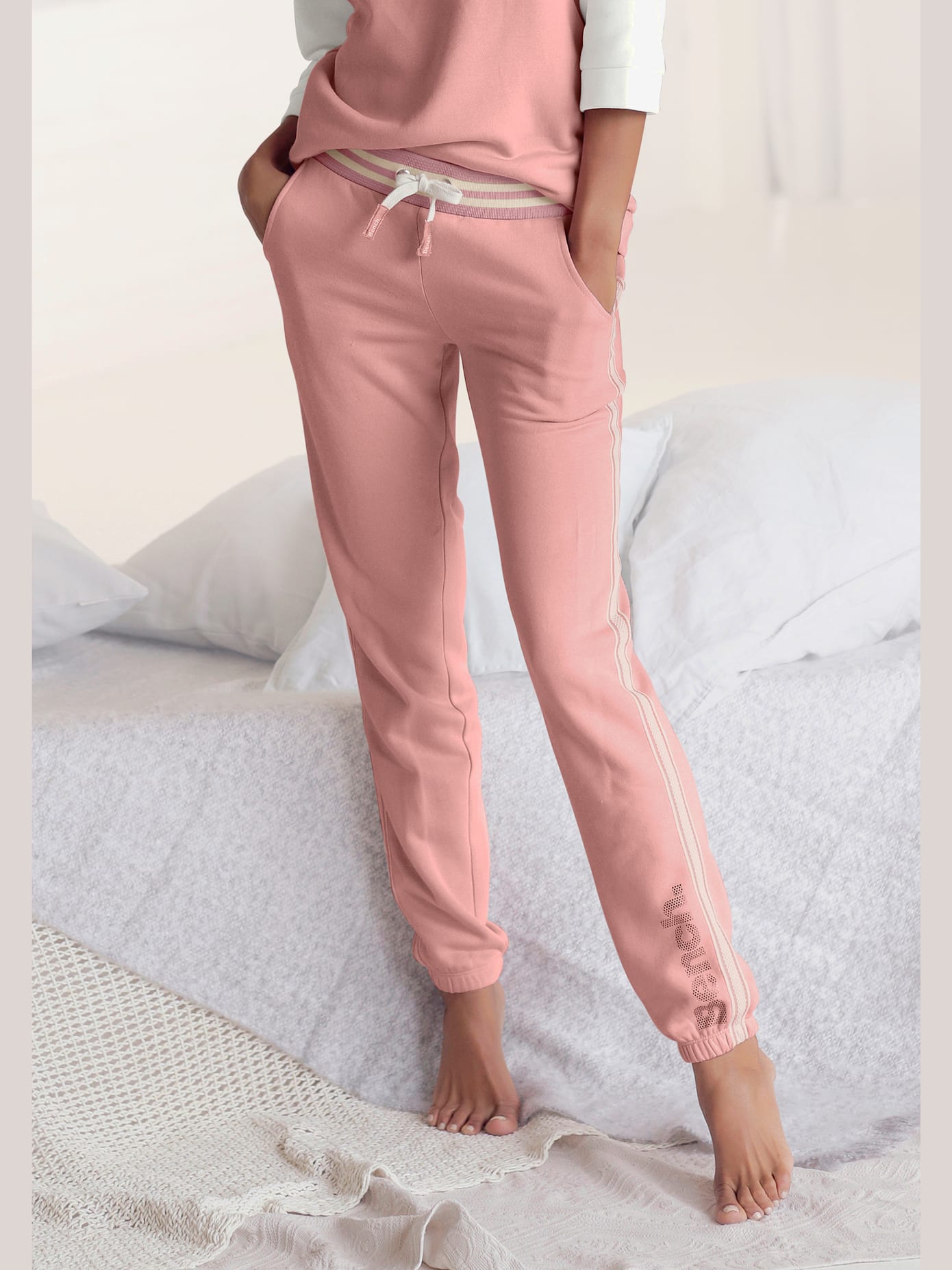 Pantalon détente short molletonné avec bandes aspect crochet