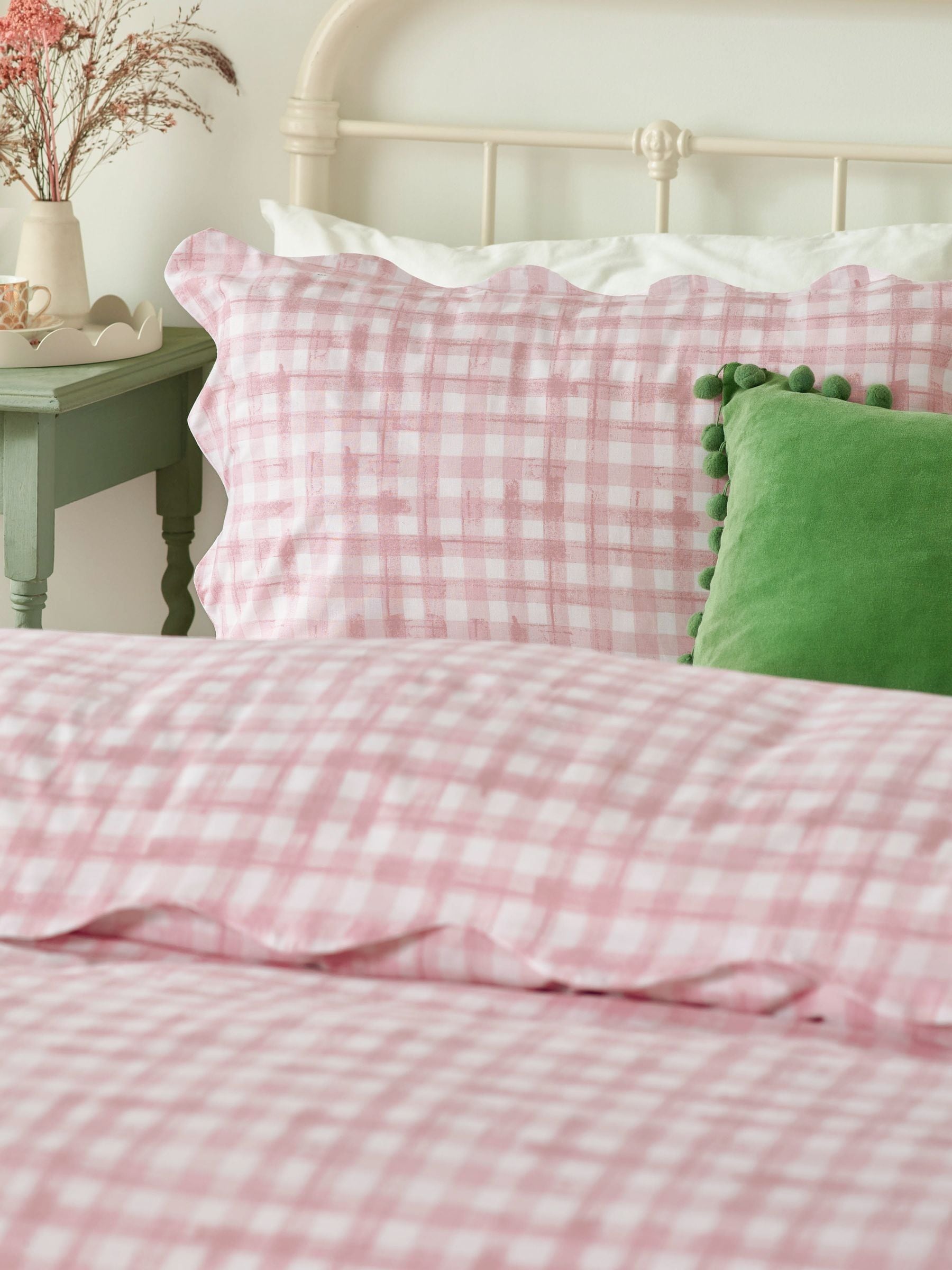 Furn Scalloped Edge Gingham Duvet Set