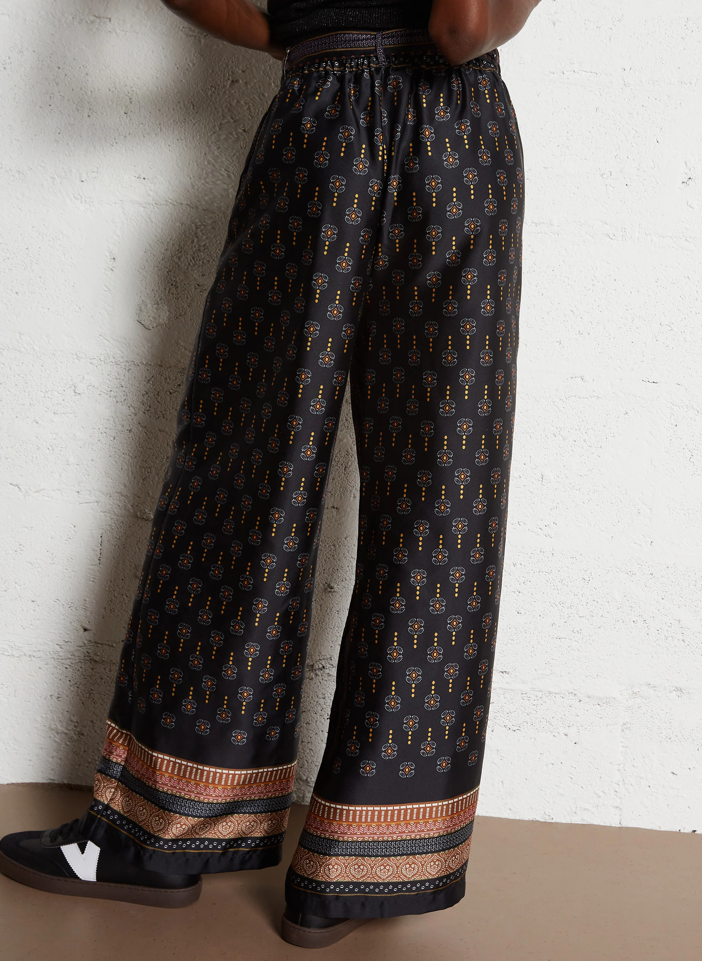PATNA - Pantalon large imprimé | Noir