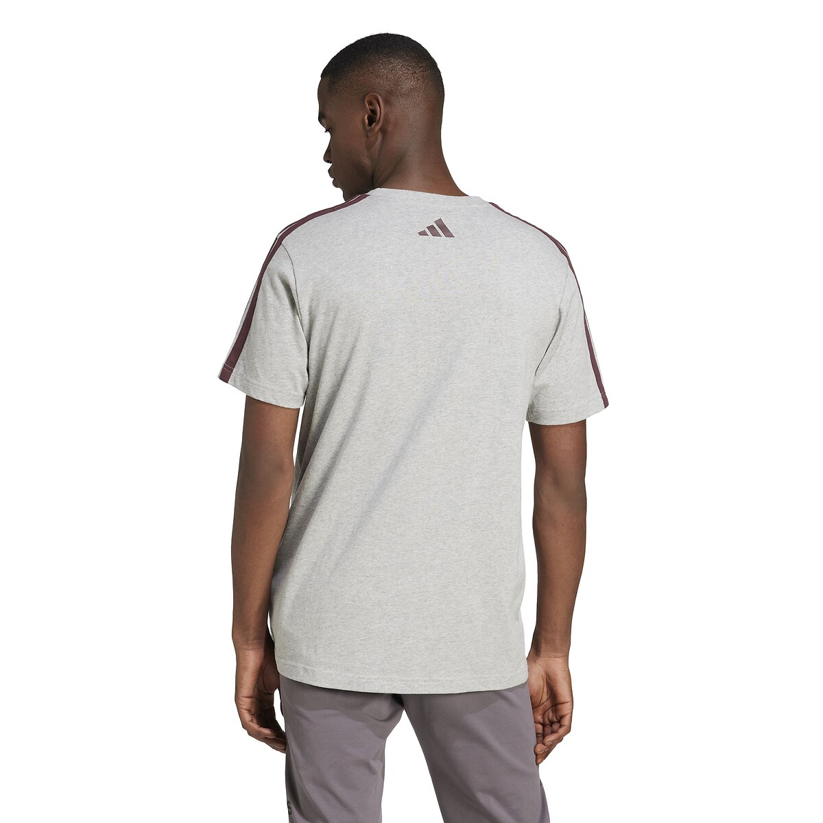 ADIDAS ROUPAS ESPORTIVAS<br>Camiseta de manga curta com logo gráfico grande