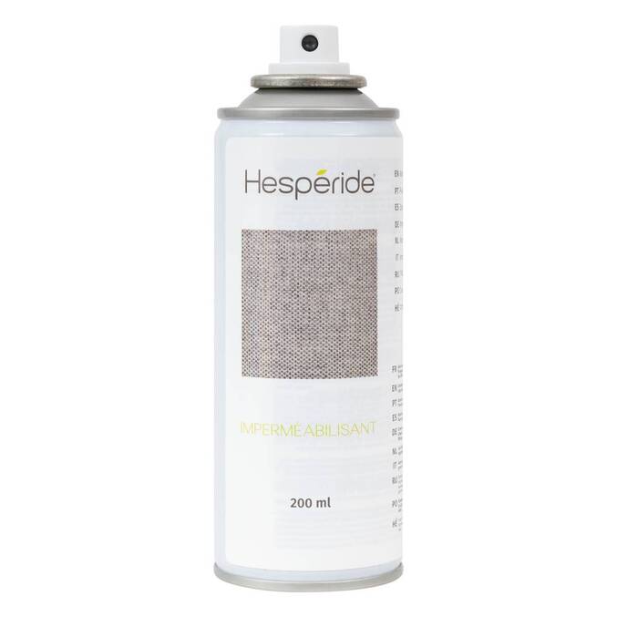 Nettoyant et imperméabilisant pour toile en polyester