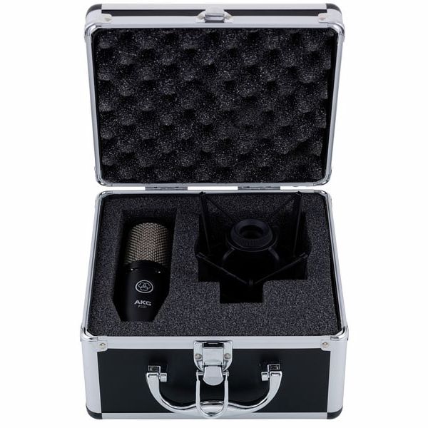 AKG P220