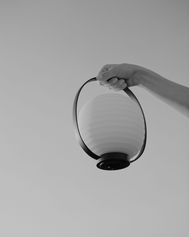 New Works Lantern tafellamp LED oplaadbaar wit