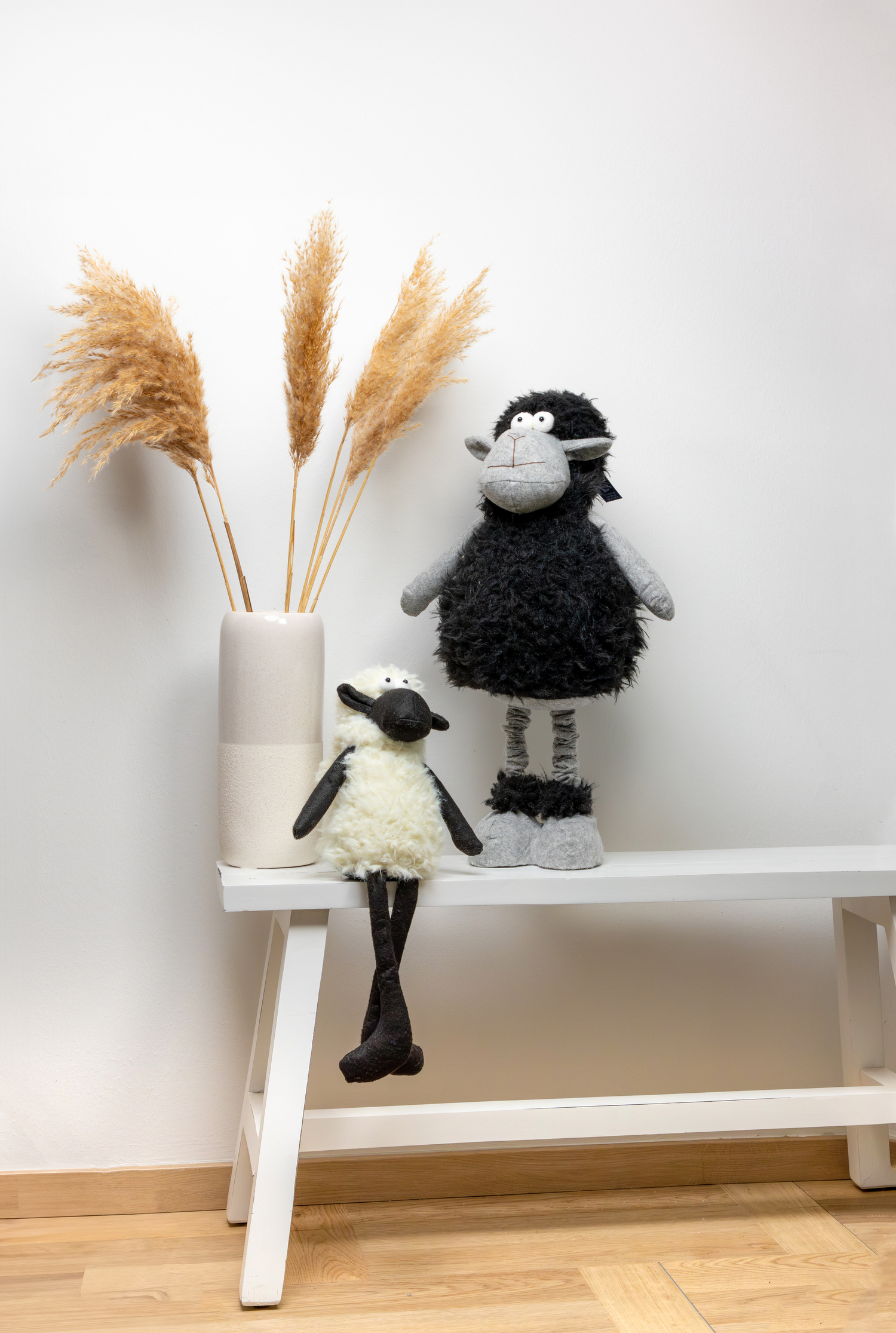 Deko-Schaf Kantenhocker 48cm Schwarz/Weiß