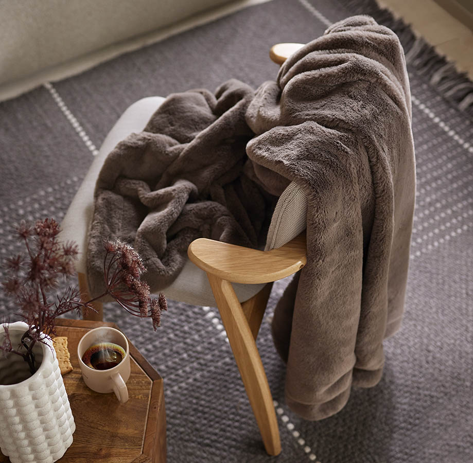 Lodge pelspledd 130x170 gråbrun