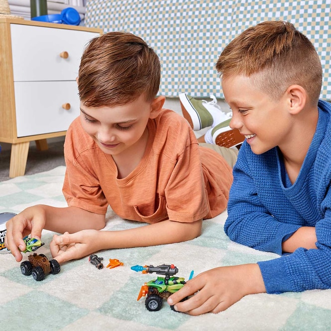 5 Surprise - Monster Trucks Color Change - Überraschungskapsel