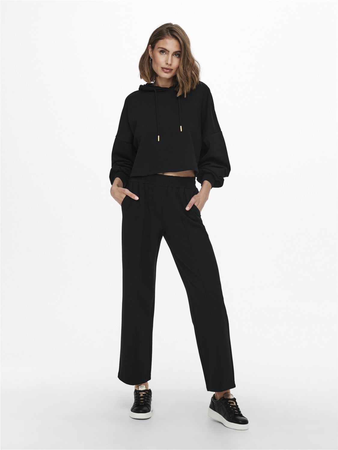 ONLPOPTRASH-SUKI Mittlere Taille Locker geschnitten Hose mit weitem Beinschnitt Black