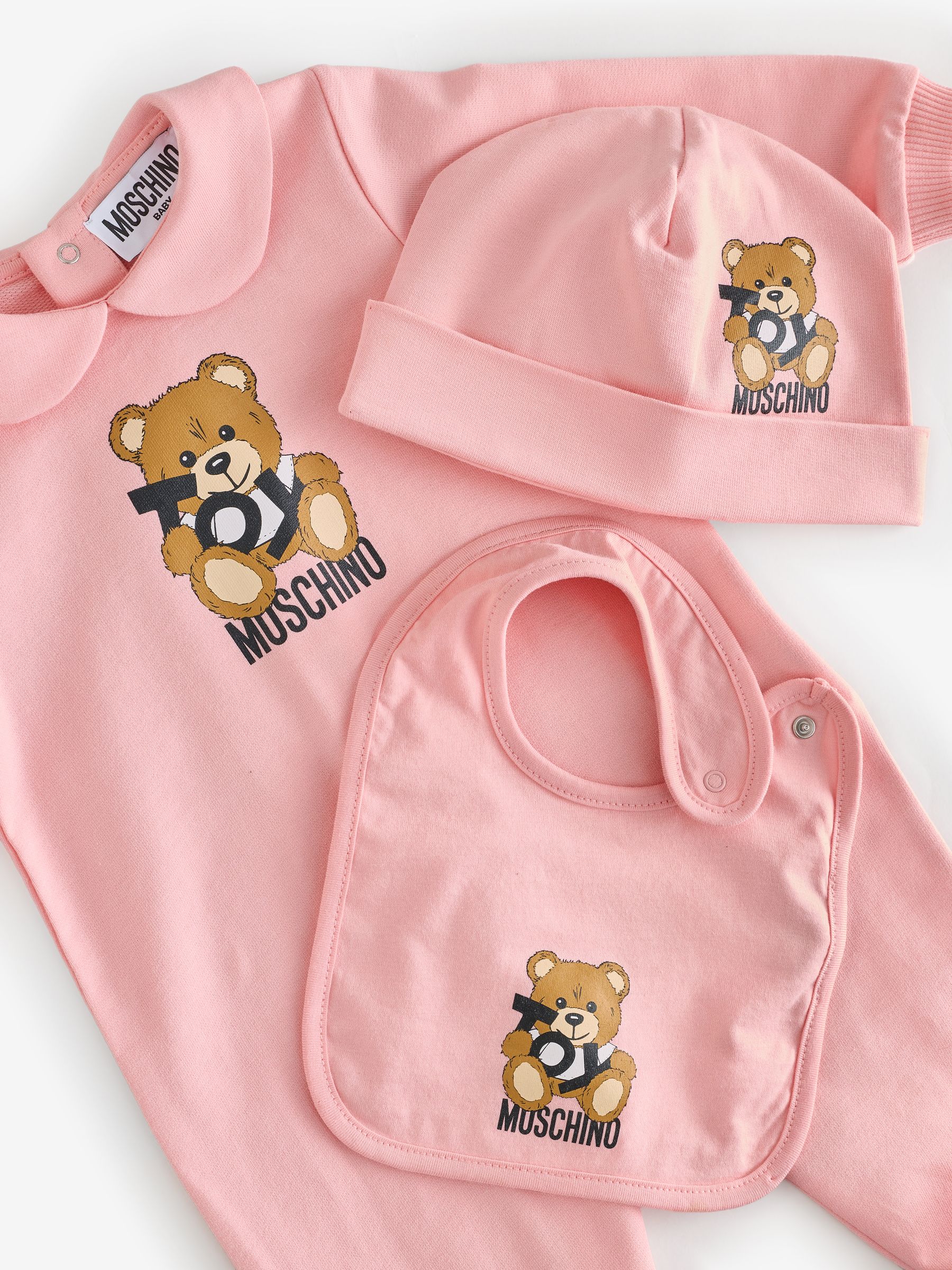 Roze - Moschino Baby Logo Sleepsuit, Hat & Bib Giftset With Giftbox