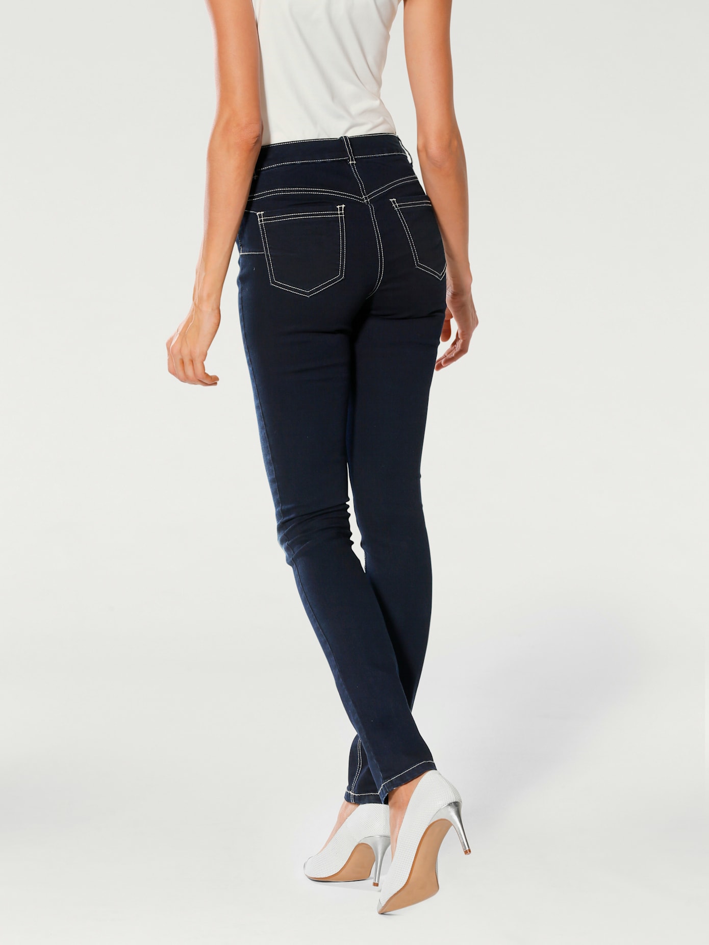 Jeans effet ventre plat coupe skinny tendance