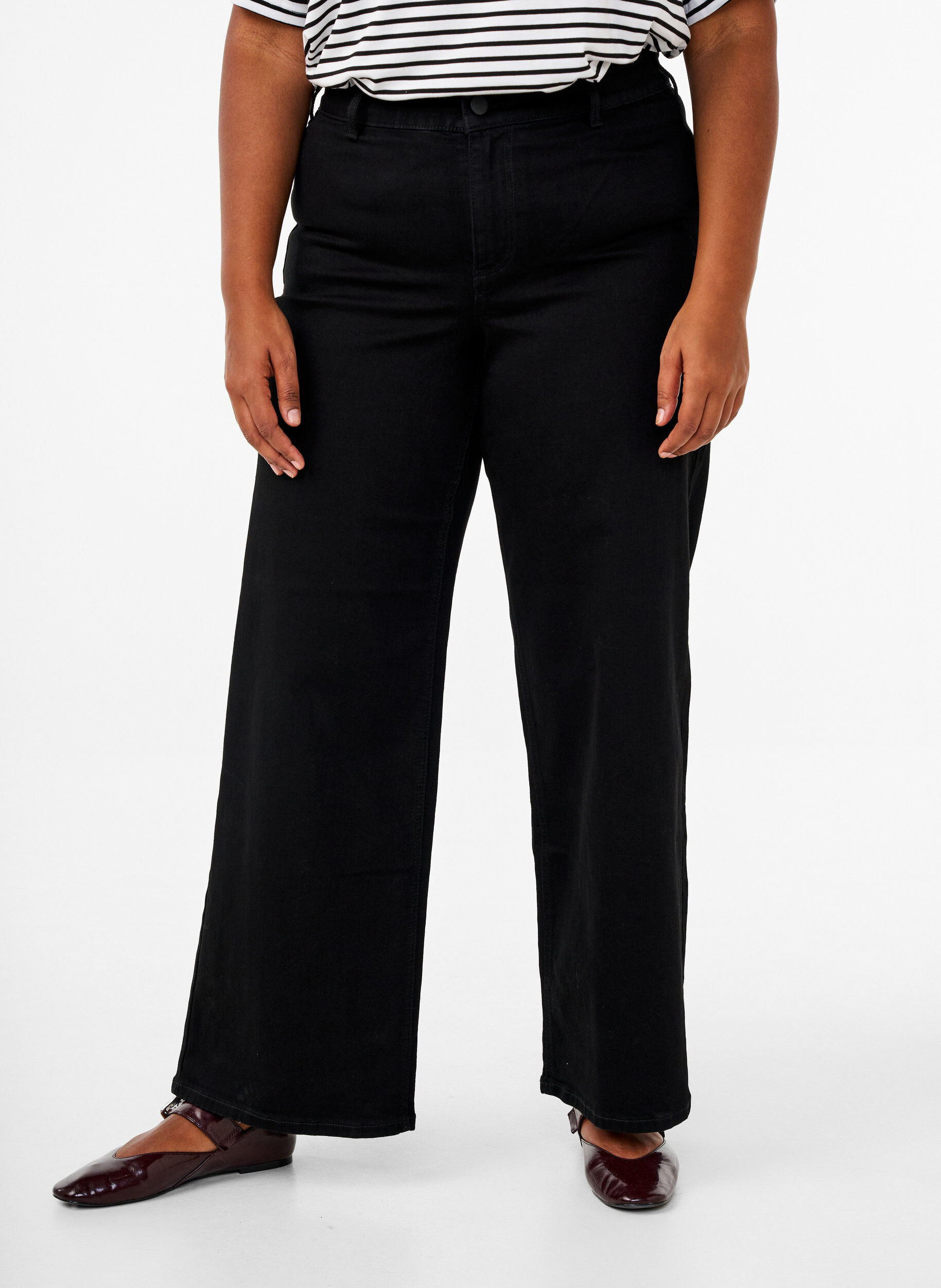 Højtaljede jeans med vide ben