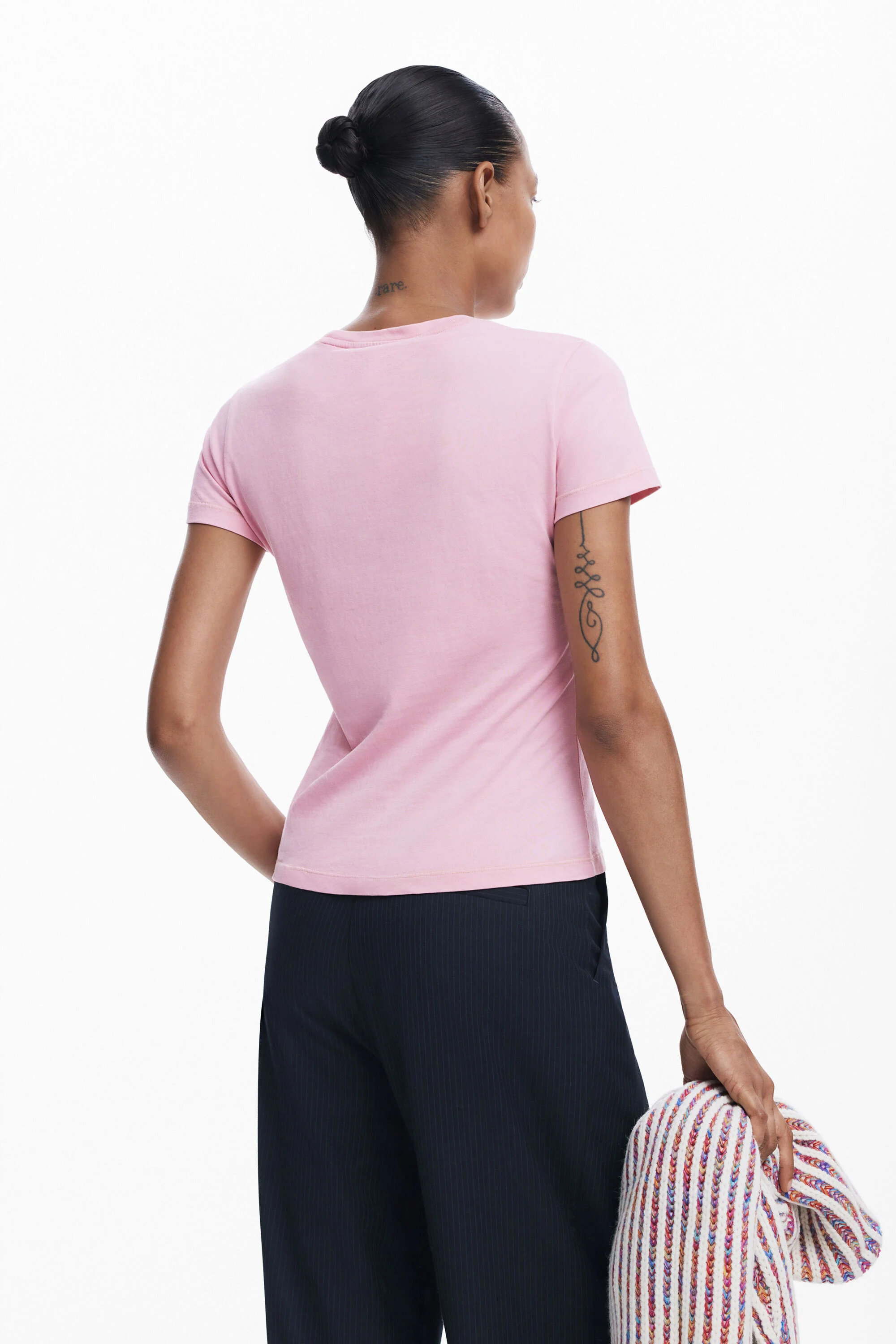 Camiseta slim strass