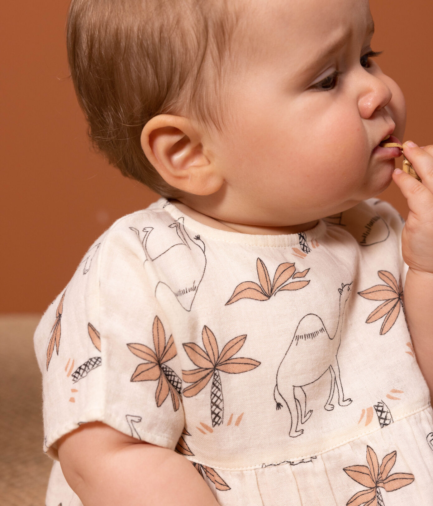 Robe manches courtes bébé en gaze de coton imprimée