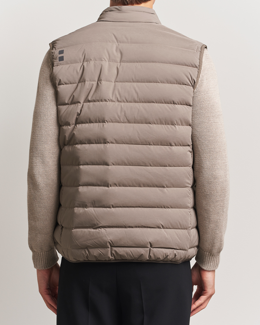 UBR Sonic Vest Dark Sand