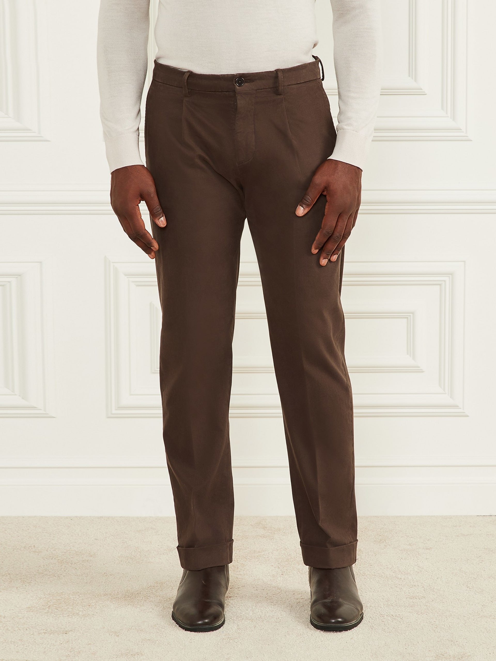 Calça chino Ethan Twill com bainha dobrável