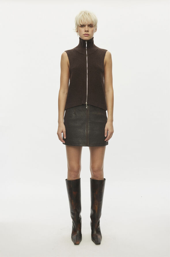 Oval Square Fave Knit Zip Vest Dark oak