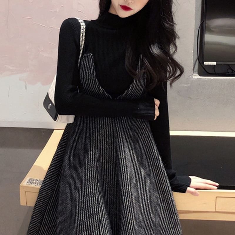 Kwuartz - Set: Mock Neck Effen Trui + Gestreepte Mini Overall Jurk