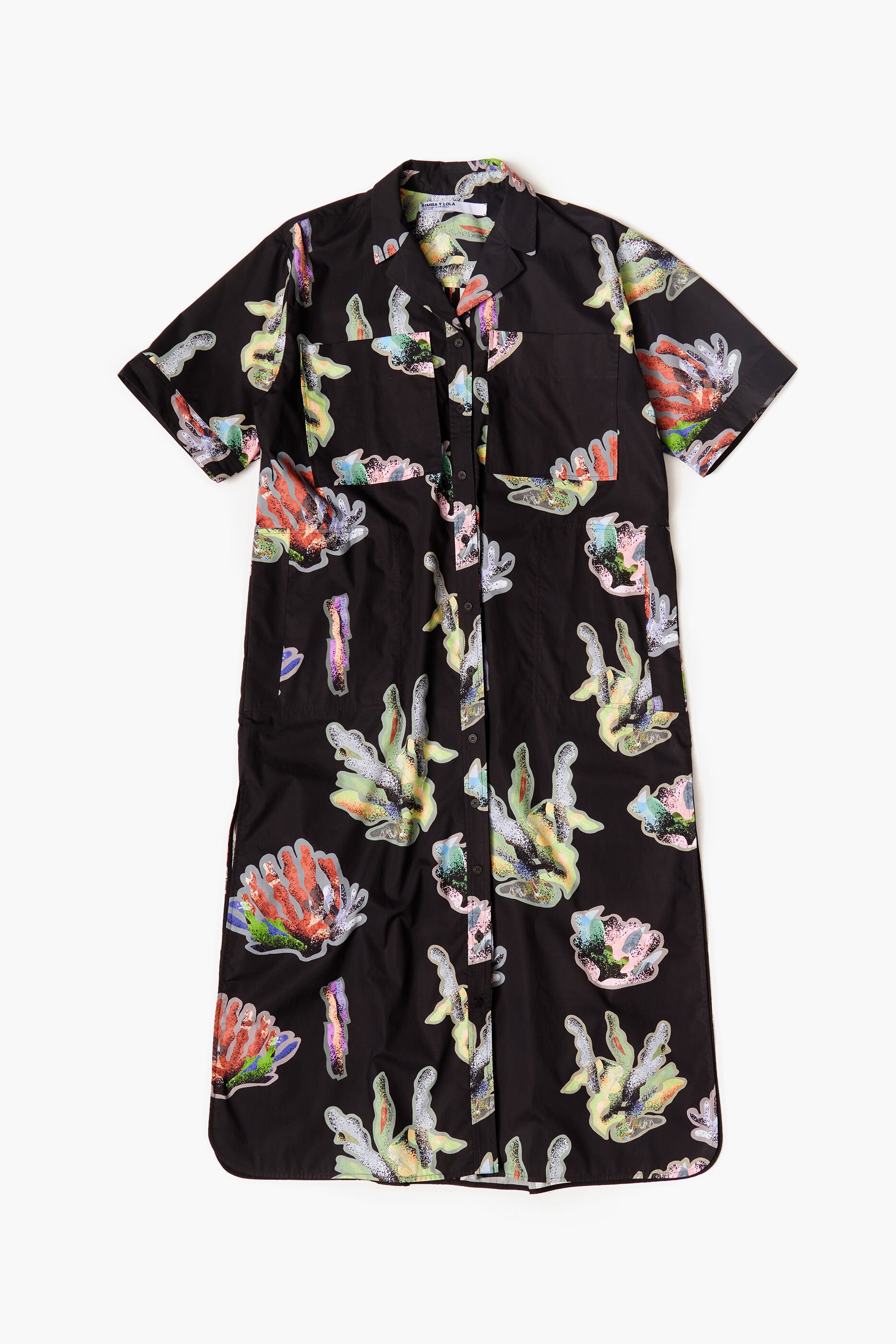 Vestido camisa estampado em tons de coral e cinza