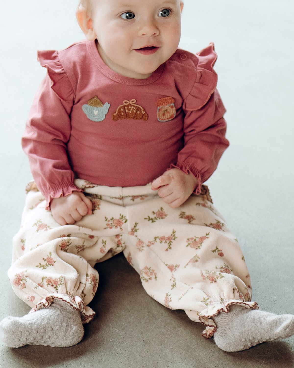 Bukse Baby – Terrystoff i Øko Bomull | Trine Winter roses
