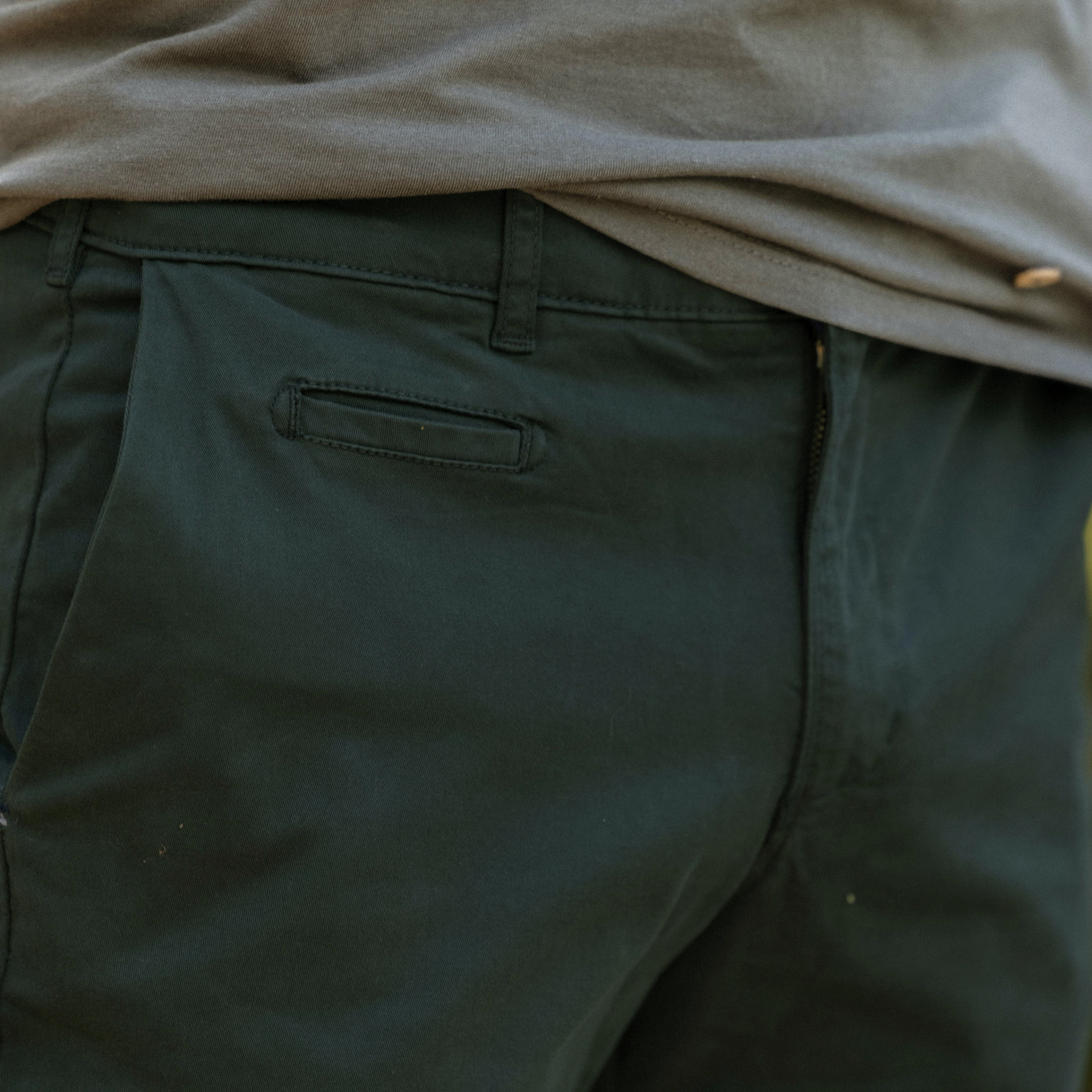Chino vert foncé coupe ajustée coton bio et coton recyclé - modèle Brix