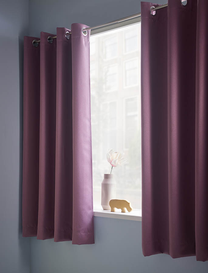 Cleo lysdempende gardin 140x160 lilla
