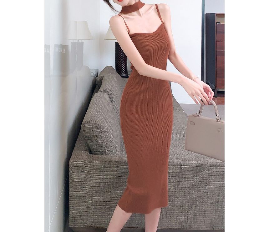 Yilda - Spaghettibandjes effen midi gebreide bodyconjurk