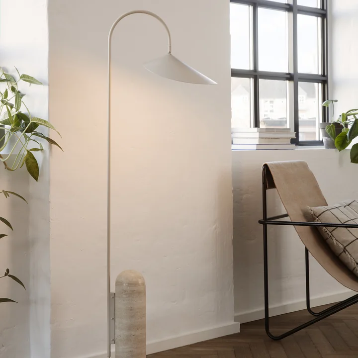 Ferm Living - Arum Stehleuchte, schwarz
