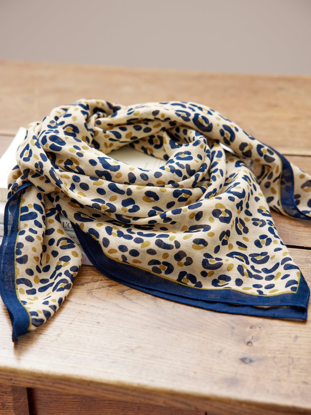 Foulard imprimé léopard femme