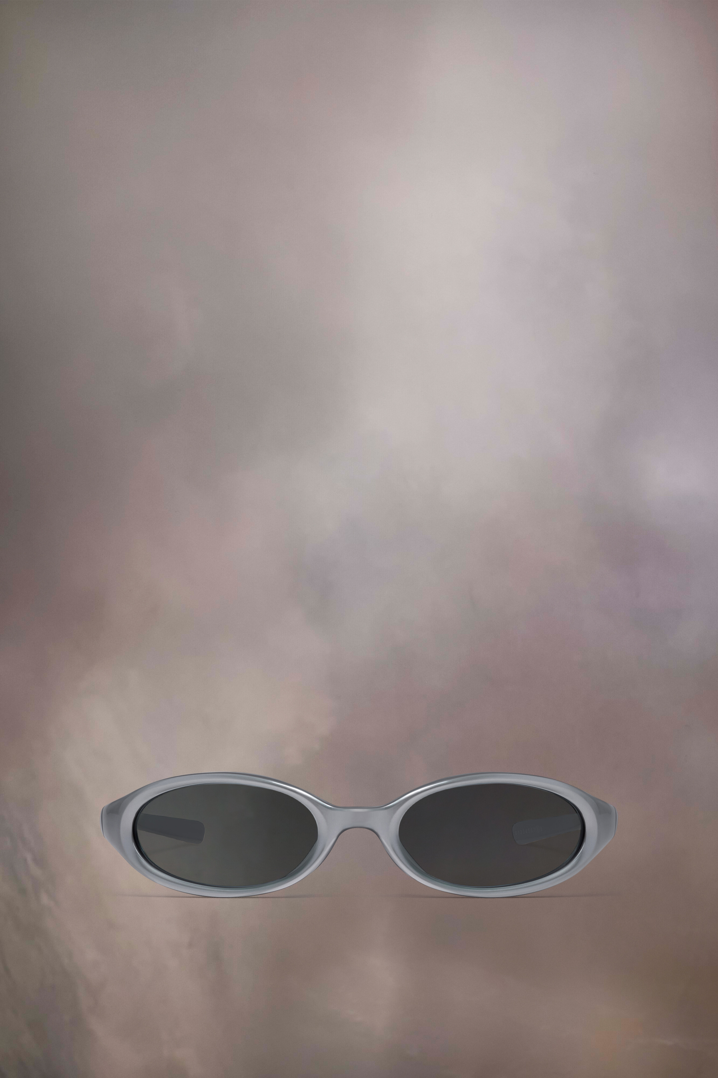 Lunettes de soleil cyber argentées x Gentle Monster​