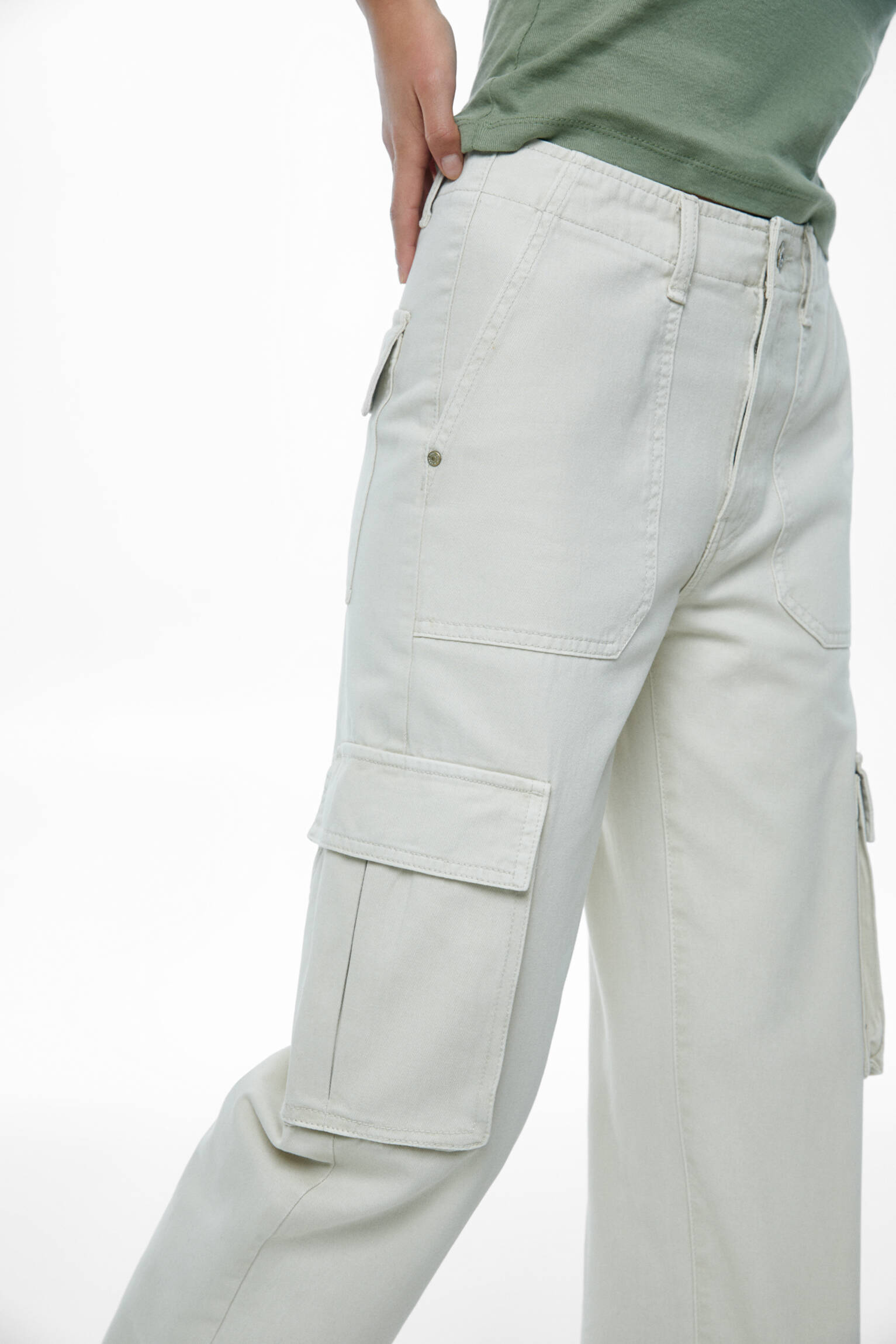 Calça cargo reta - cor pedra