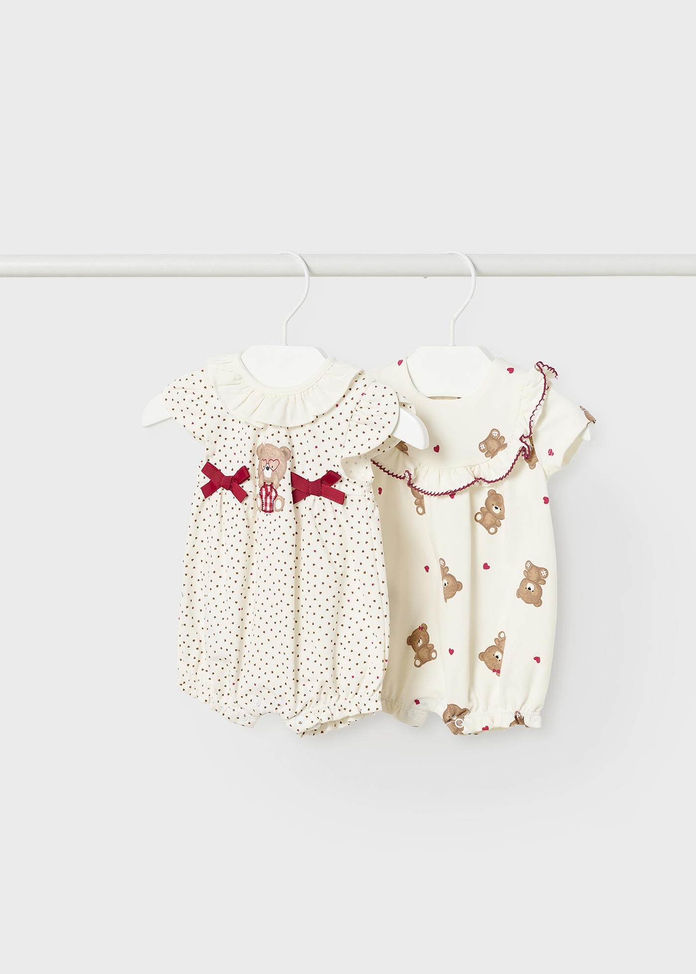 Conjunto de 2 pijamas curtos de algodão sustentável para recém-nascidos.