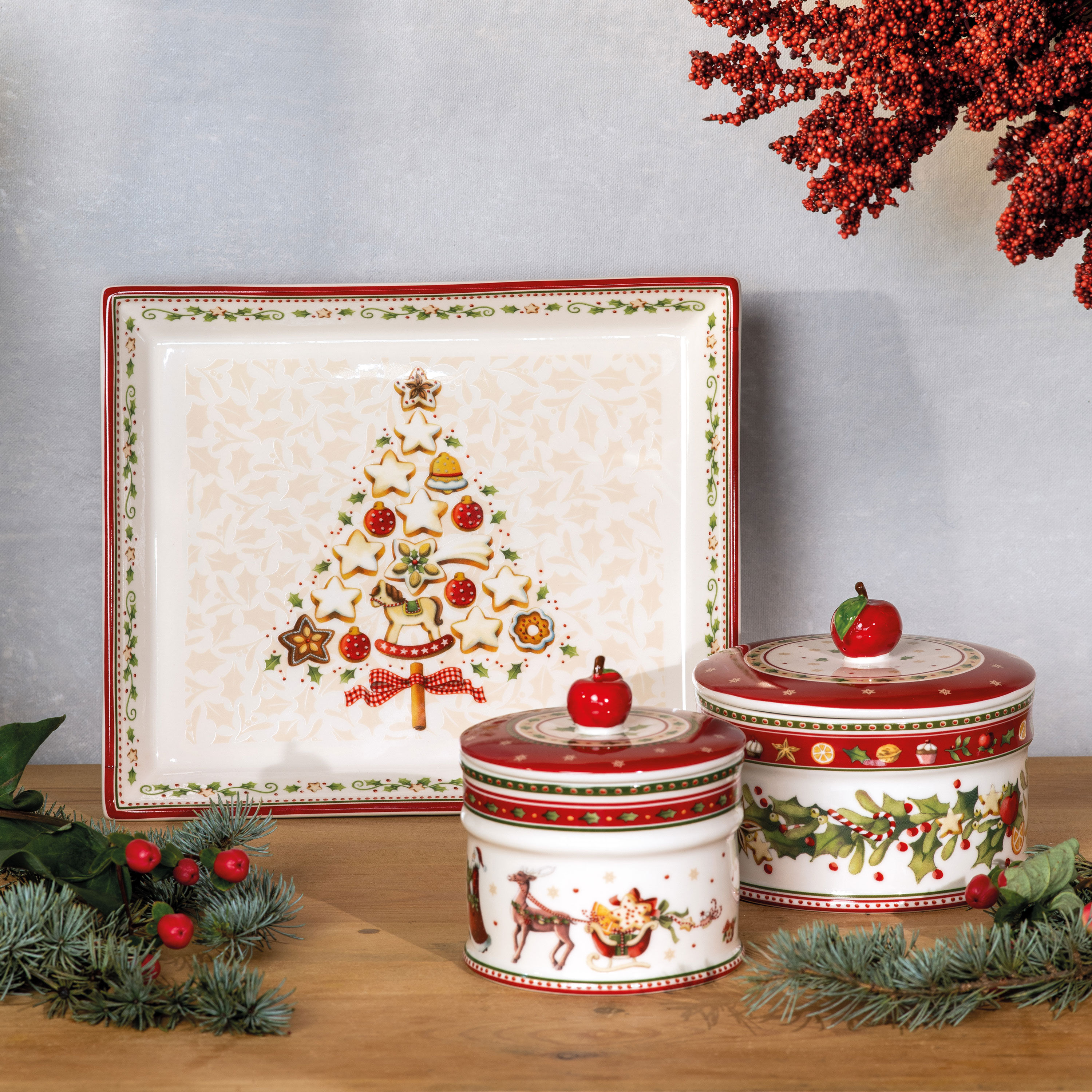 Winter Bakery Delight Cake platter Red, Premium Porcelain