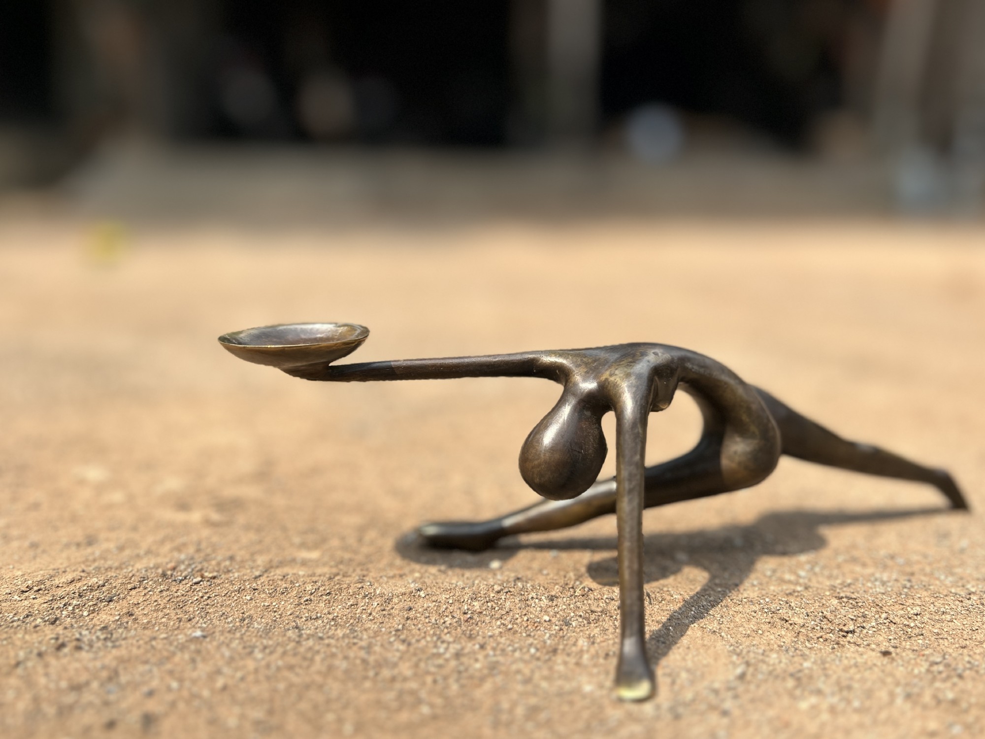 Teelichthalter 'Ballerina', aus Bronze, B 15 cm, L 10 cm, H 7 cm von fischer's lagerhaus