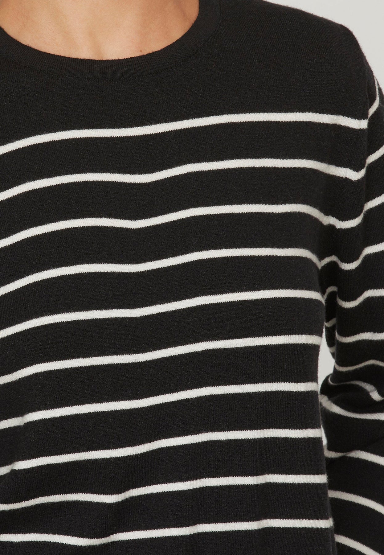 Sisters Point Maldi-Ls 010 black cream