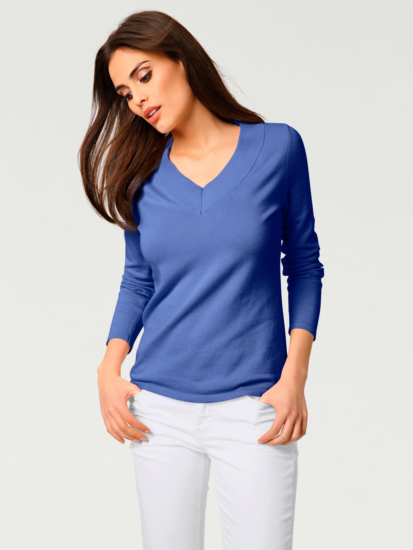 Joli pull basique à encolure en v