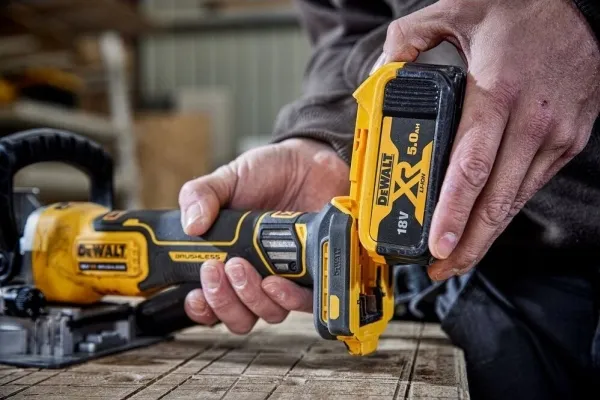 Dewalt 18v xr lamello rillefræsemaskine 2 x 5ah