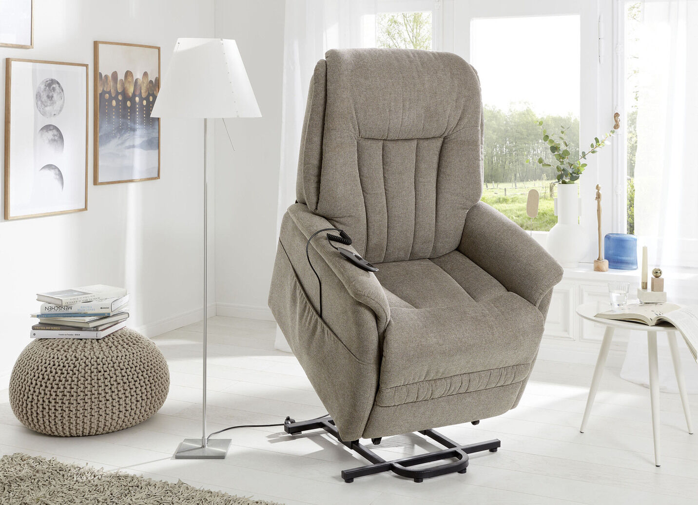 TV-Sessel mit Motor und Aufstehhilfe