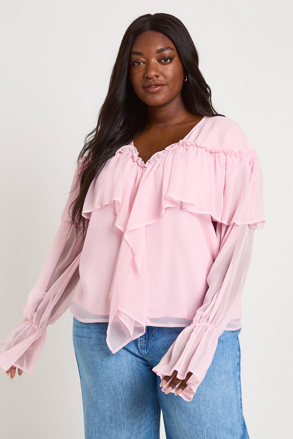 boohoo Blouse En Mousseline À Volants Devant Grande Taille