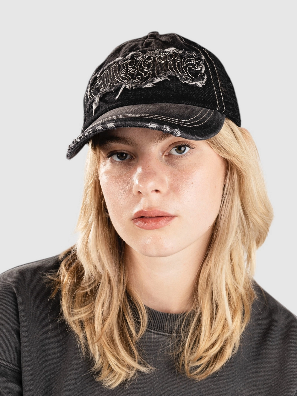 Empyre Entanglement Trucker Cap black